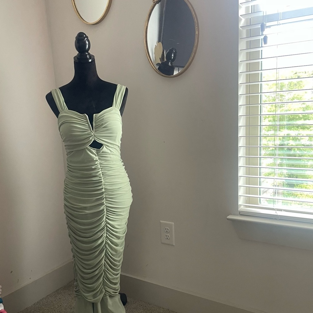 Elegant Green Ruched Women’s Dress